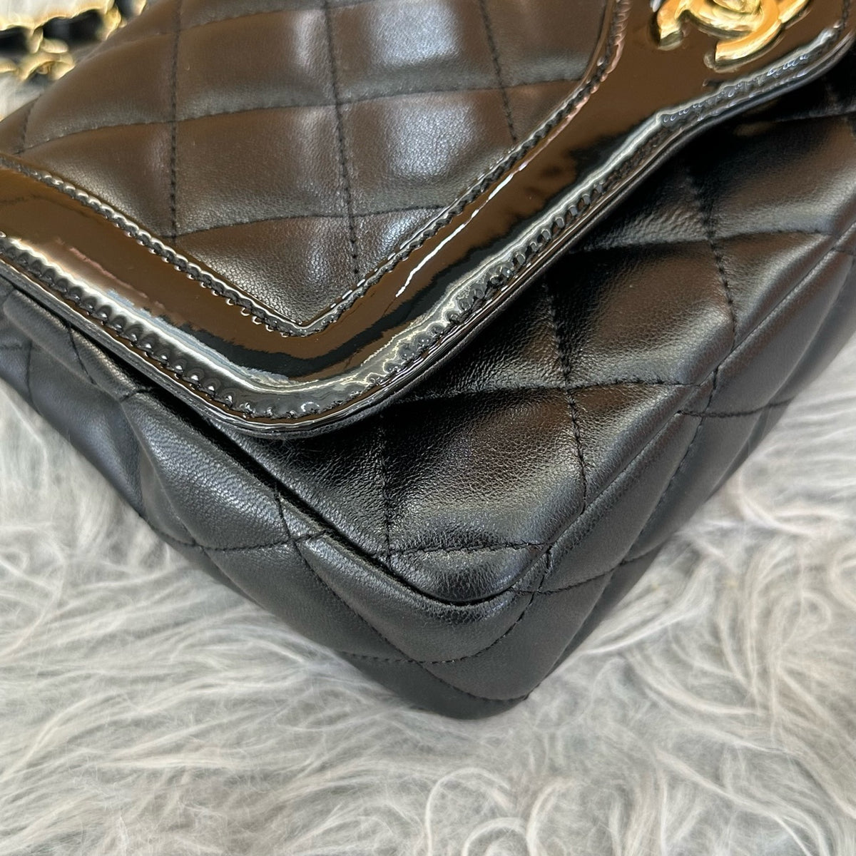 Chanel - Classic Flap 24B - Leather - Black