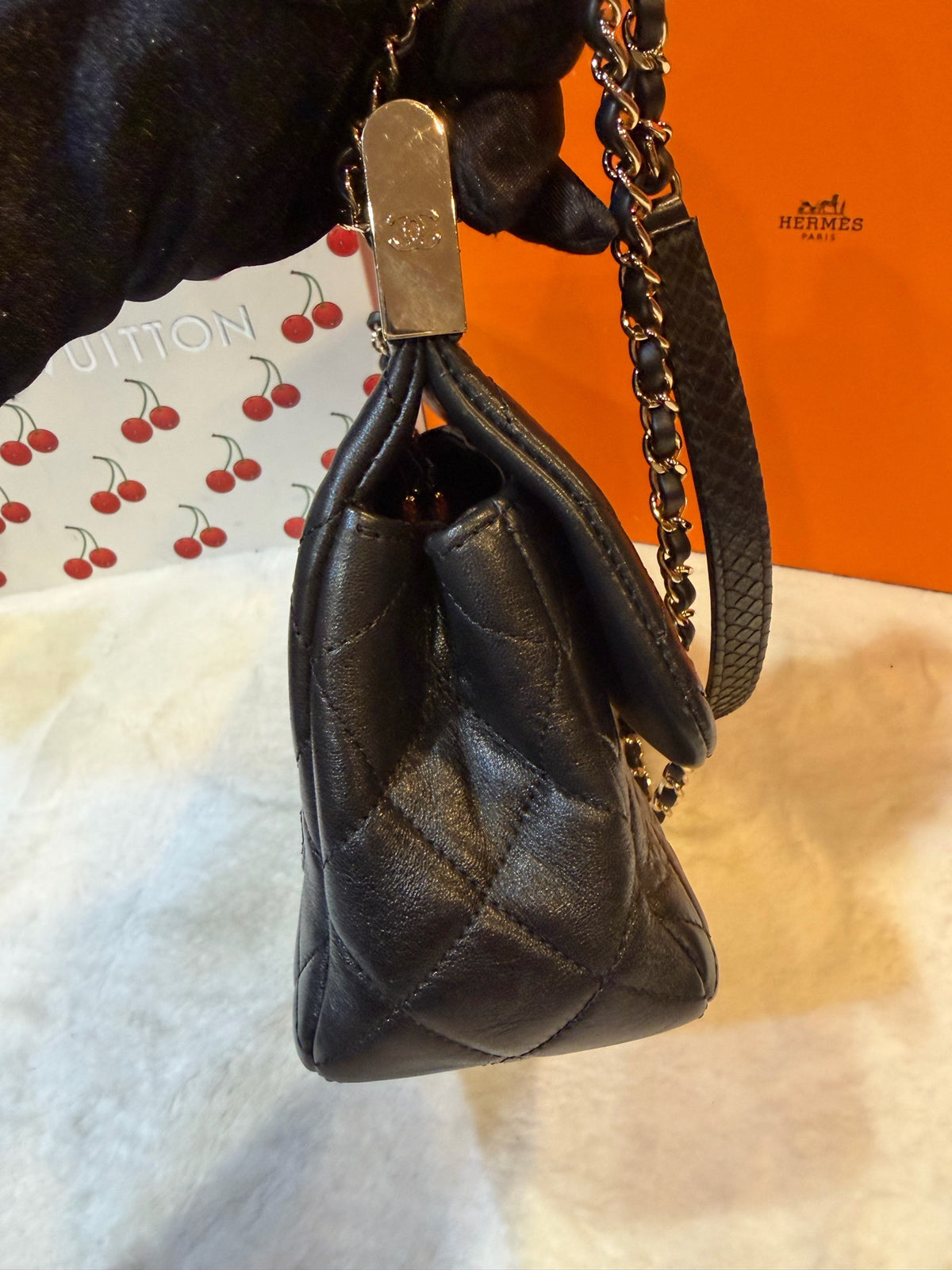 Chanel - Classic Flap 25 cm Medium - Leather - Black - (medium)