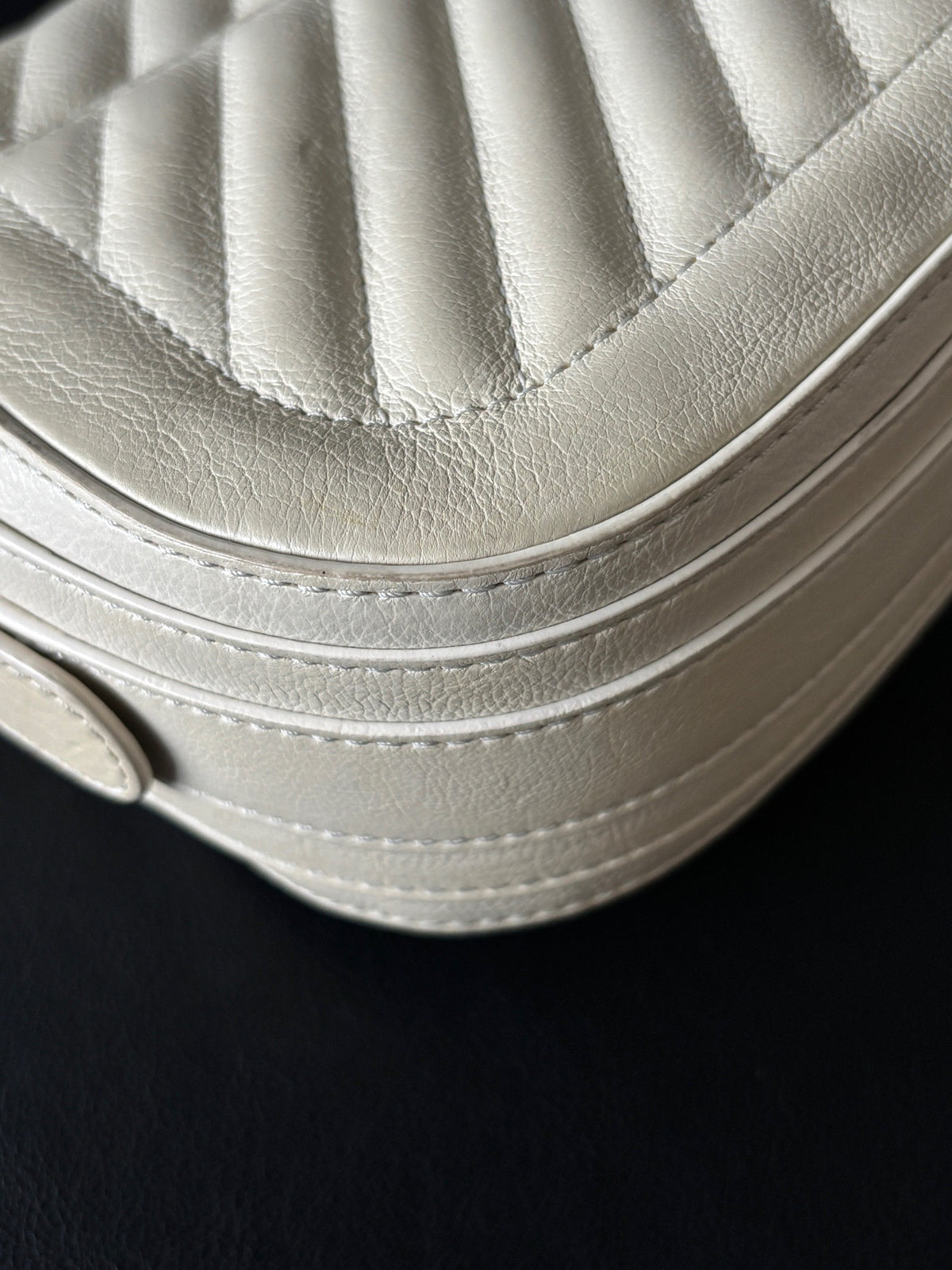 Chanel - Classic Flap 26 - Leather - White - (medium)