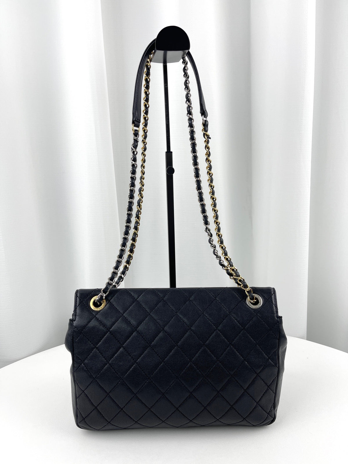 Chanel - Classic Flap 28 - Leather - Black - (medium)