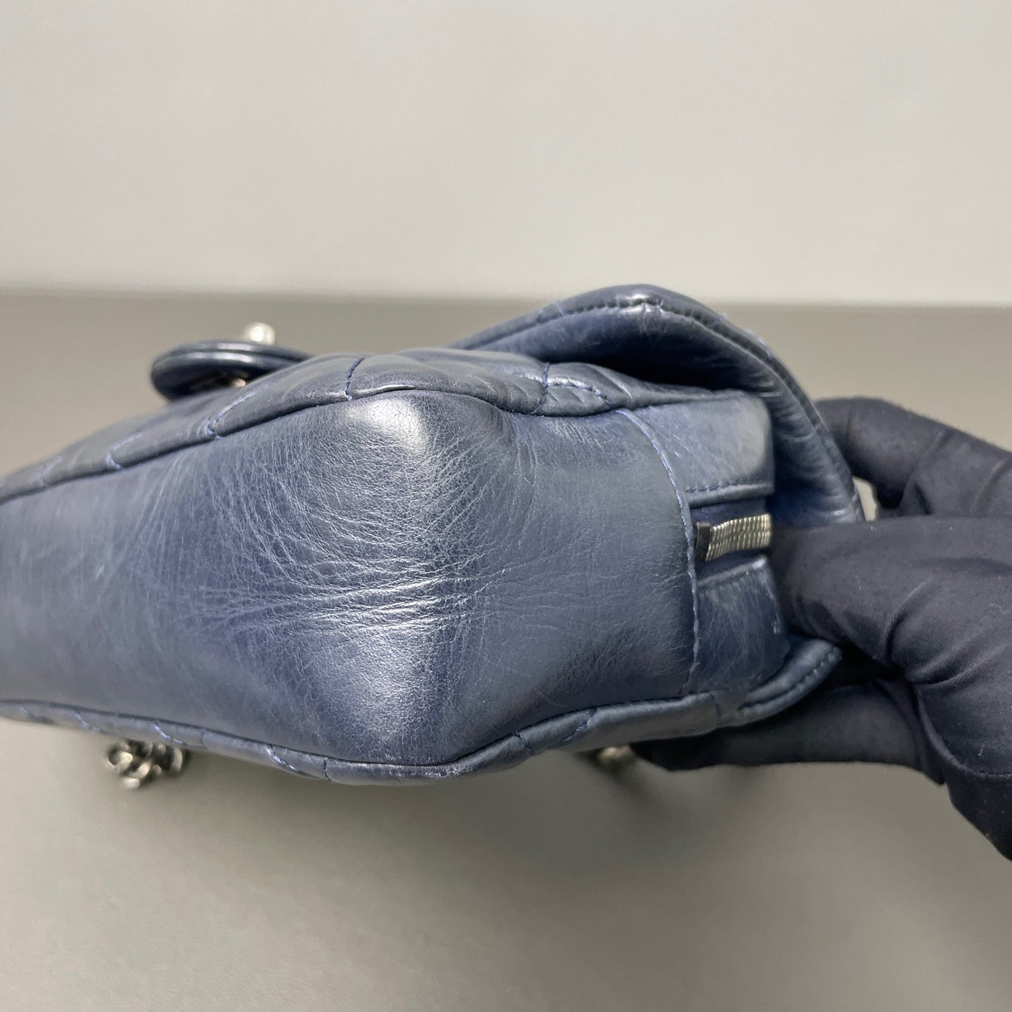 Chanel Classic Flap bag Leather Navy - view 6