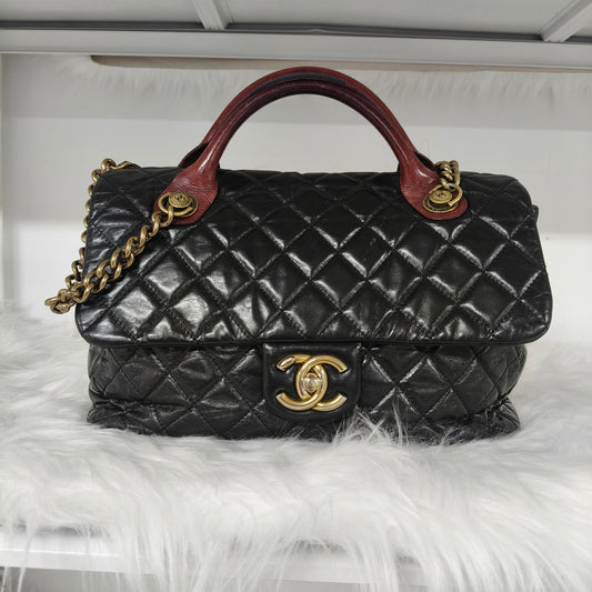 Chanel - Classic Flap Bag - Leather - Black - (Large)