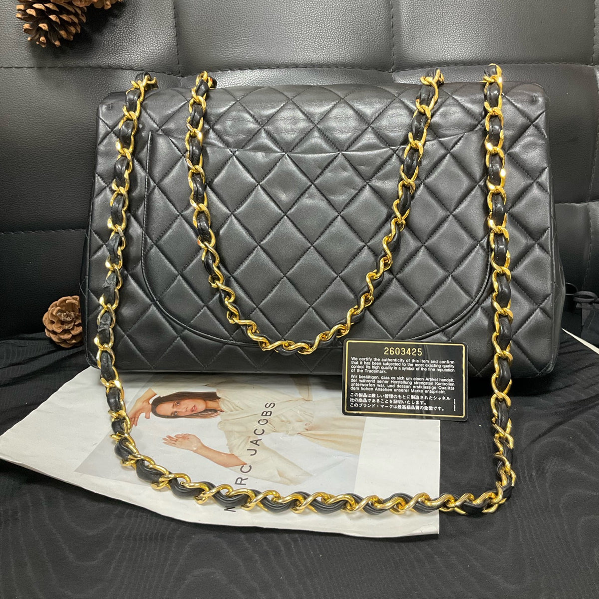 Chanel - Classic Flap Bag - Leather - Black - (Large)