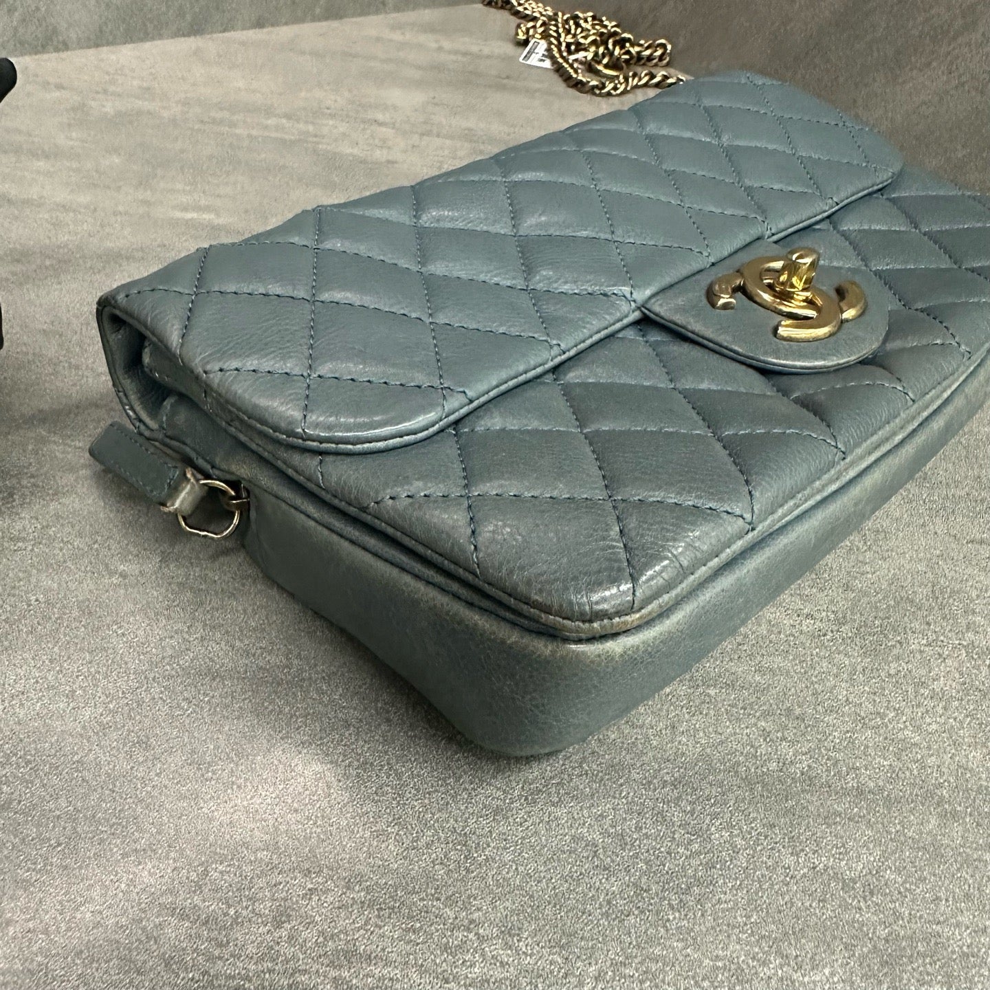 Chanel - Classic Flap Baguette - Leather - Blue - (medium)