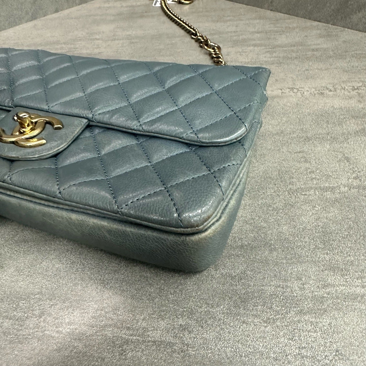 Chanel - Classic Flap Baguette - Leather - Blue - (medium)