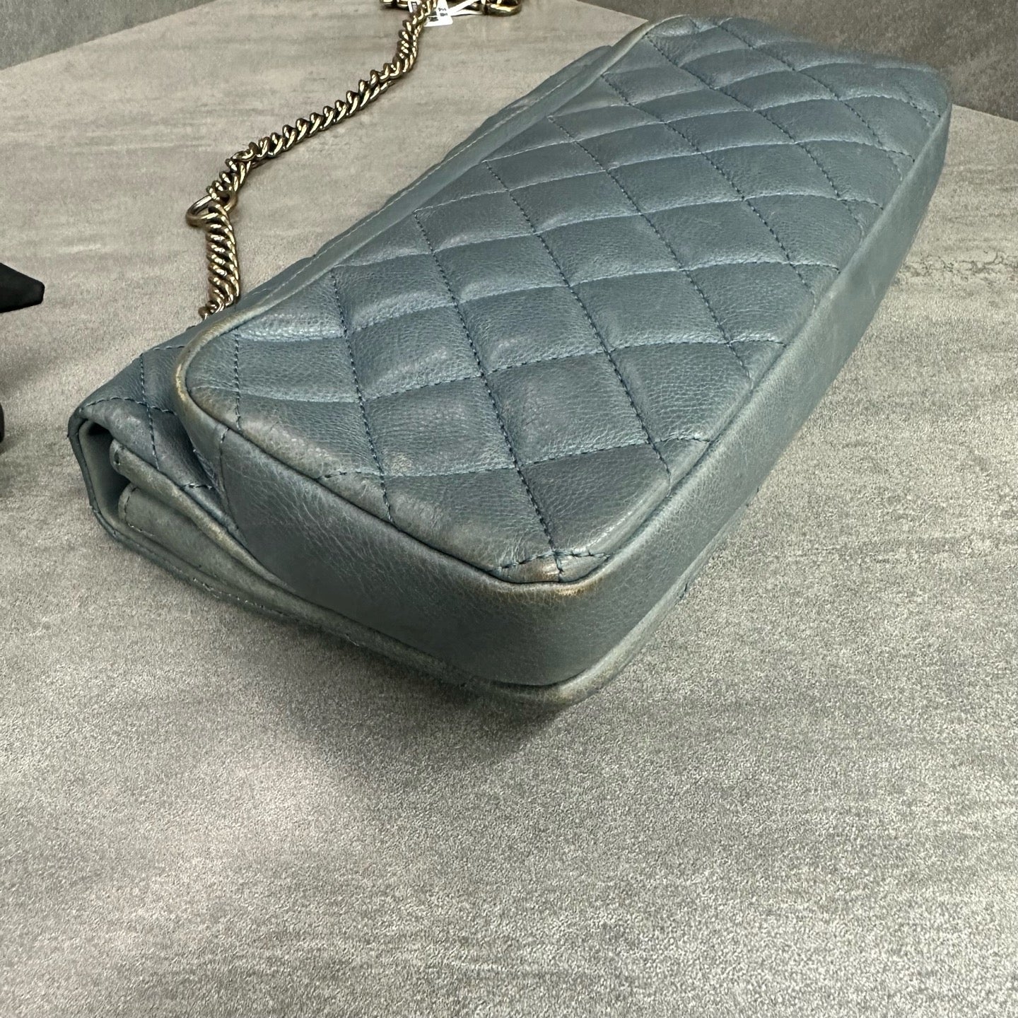Chanel - Classic Flap Baguette - Leather - Blue - (medium)
