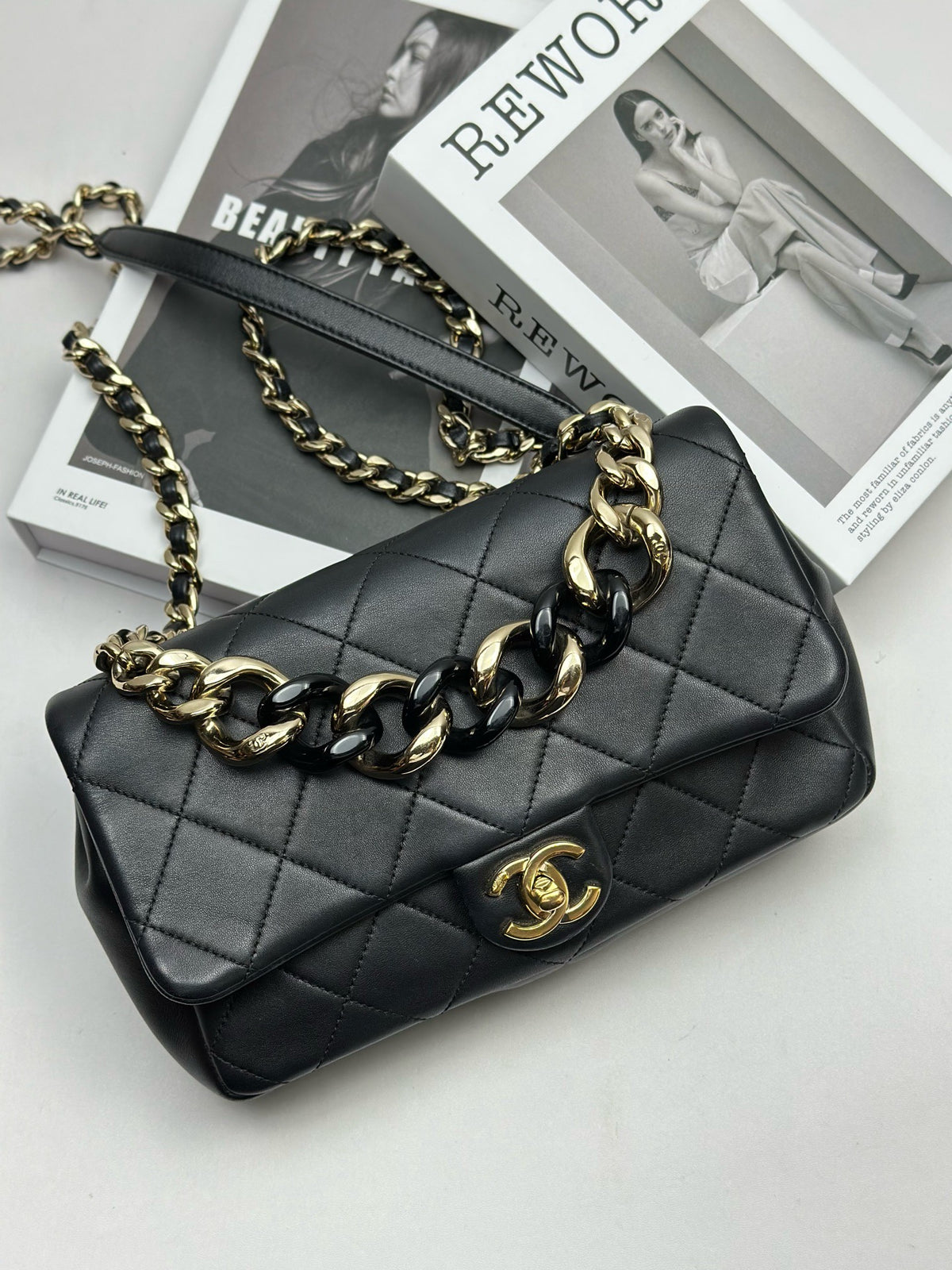 Chanel - Classic Flap Big Mini Resort Collection - Leather - Black - (mini)