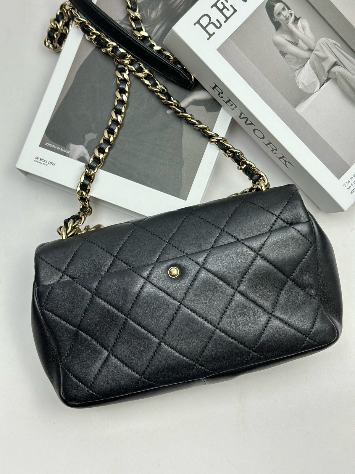 Chanel - Classic Flap Big Mini Resort Collection - Leather - Black - (mini)