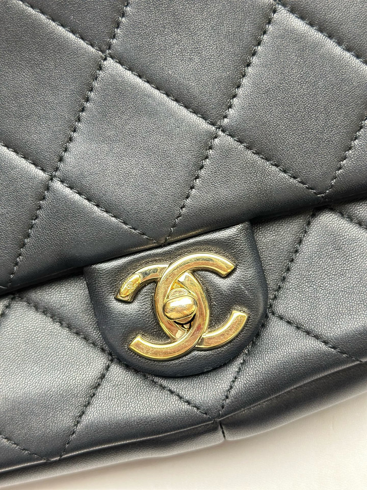 Chanel - Classic Flap Big Mini Resort Collection - Leather - Black - (mini)