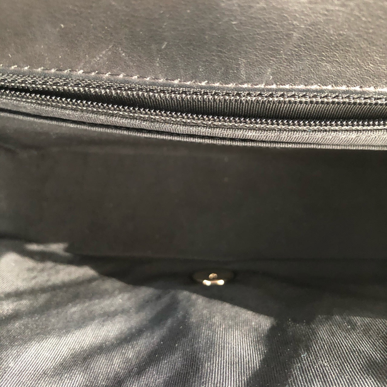 Chanel - Classic Flap - Calfskin - Black - (Medium)