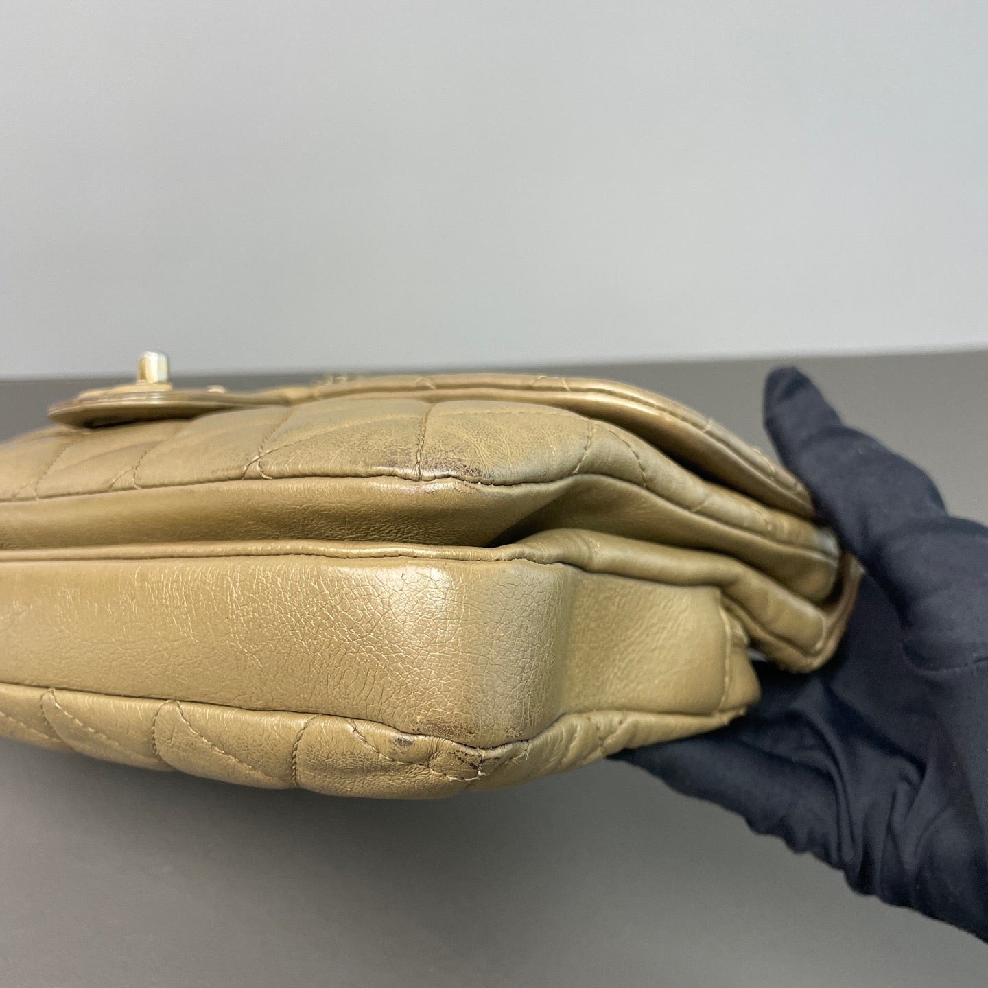 Chanel - Classic Flap - Calfskin - Gold - (large)