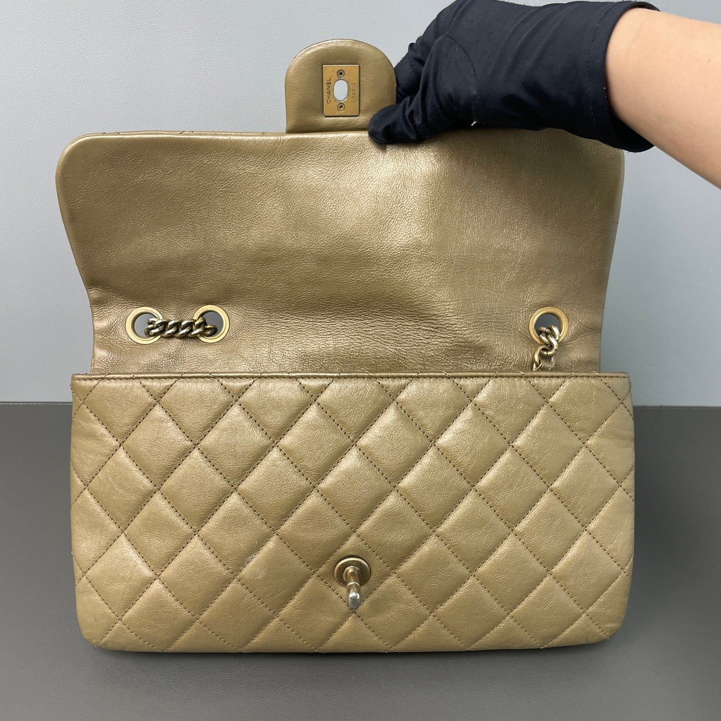 Chanel - Classic Flap - Calfskin - Gold - (large)