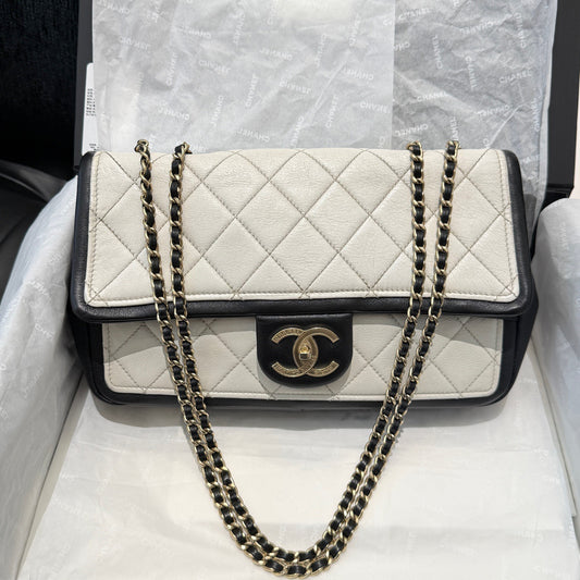 Chanel - Classic Flap - Calfskin - Multicolour - (medium)