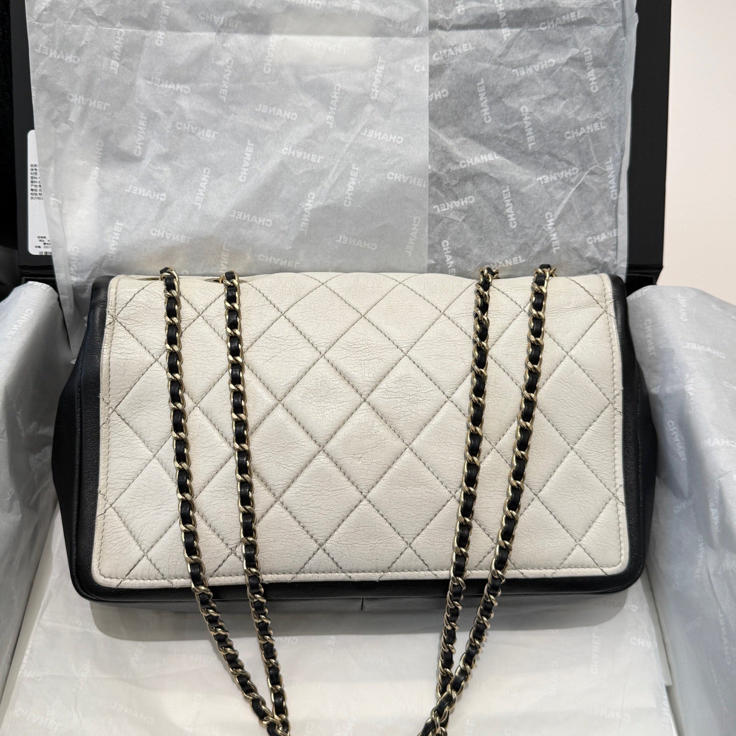Chanel - Classic Flap - Calfskin - Multicolour - (medium)