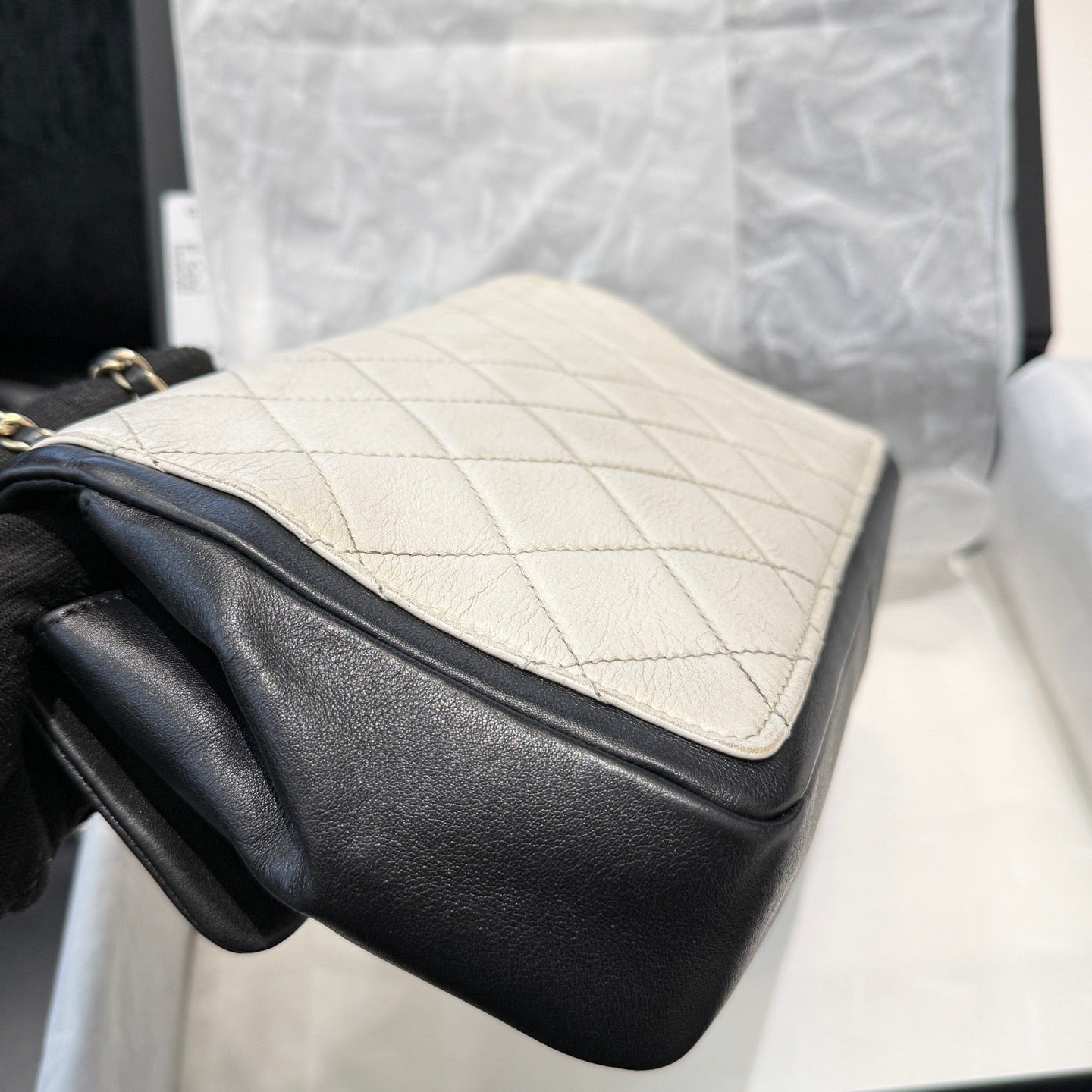 Chanel - Classic Flap - Calfskin - Multicolour - (medium)