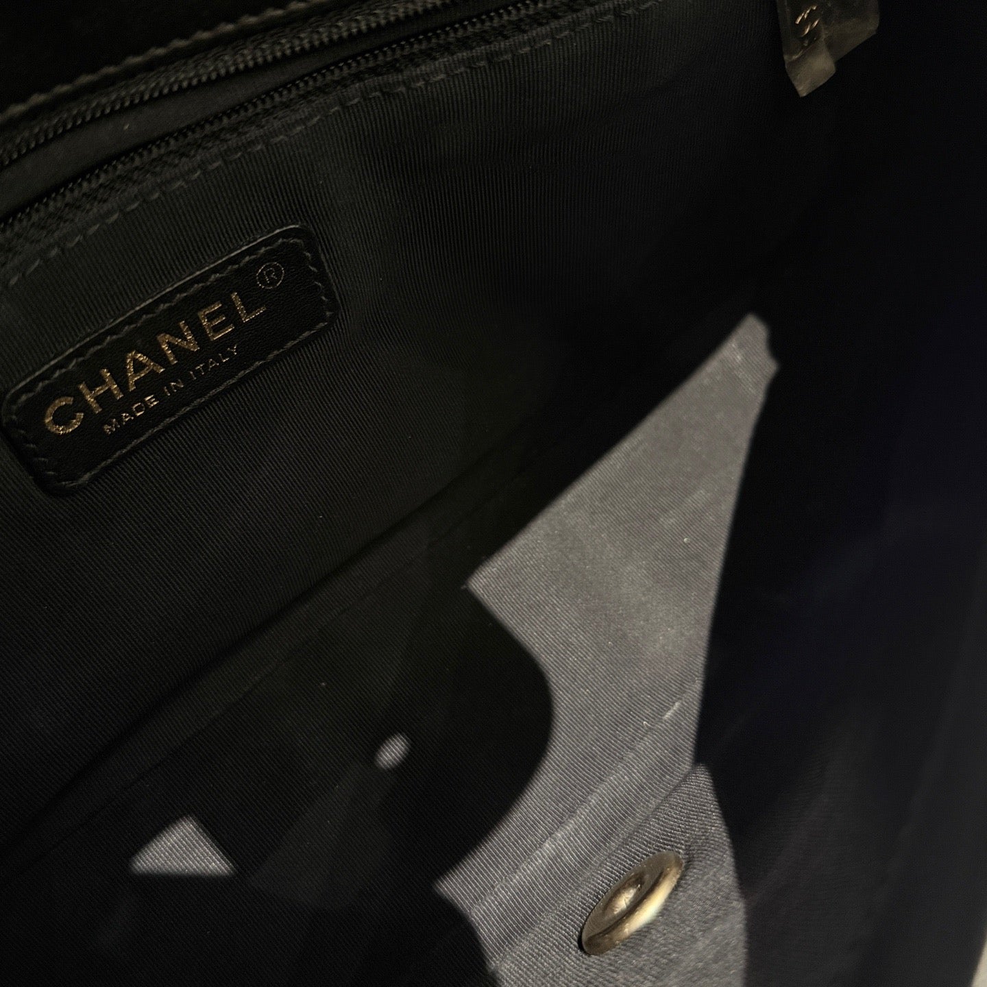 Chanel - Classic Flap - Calfskin - Multicolour - (medium)