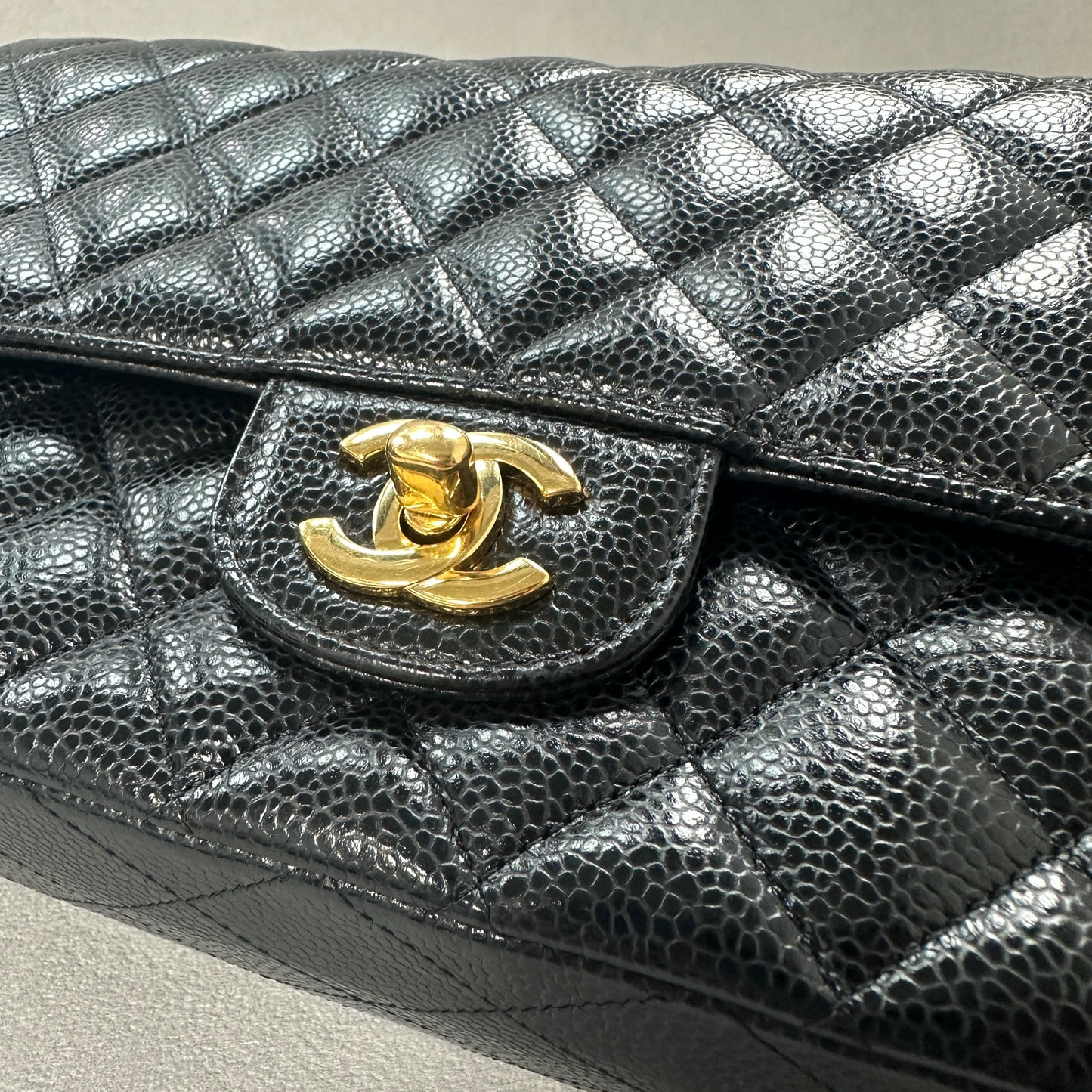 Chanel - Classic Flap - Caviar leather - Black - (medium)