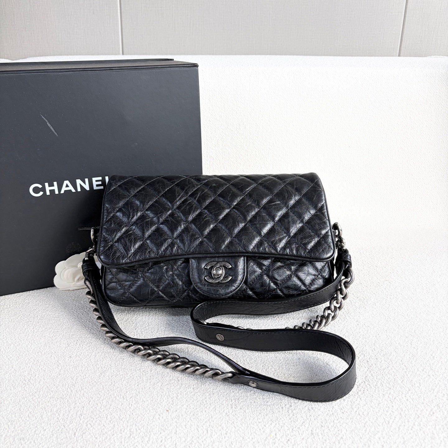 Chanel - Classic Flap (CF series) - Aged Calfskin Leather - Black - (medium)