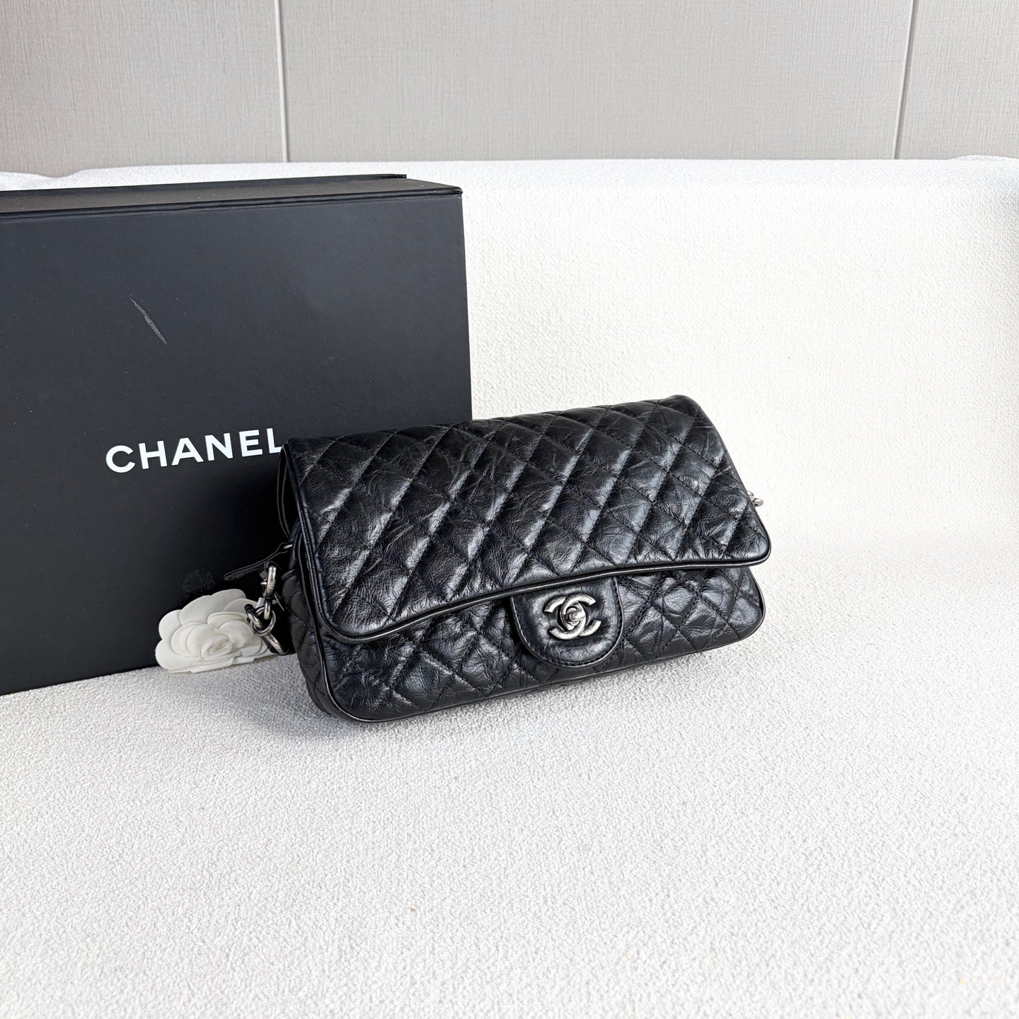 Chanel - Classic Flap (CF series) - Aged Calfskin Leather - Black - (medium)