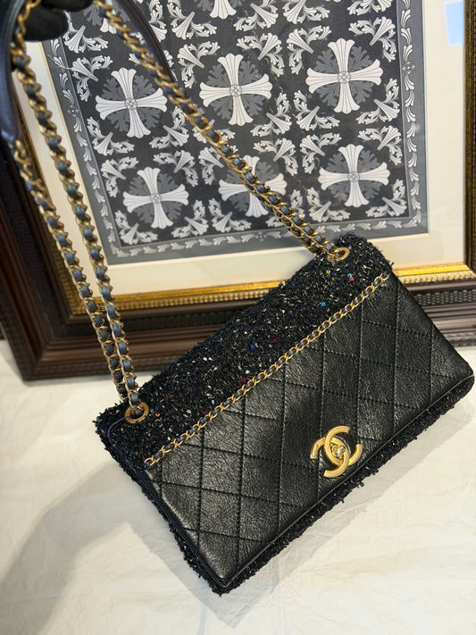 Chanel - Classic Flap - Cloth - Black - (medium)