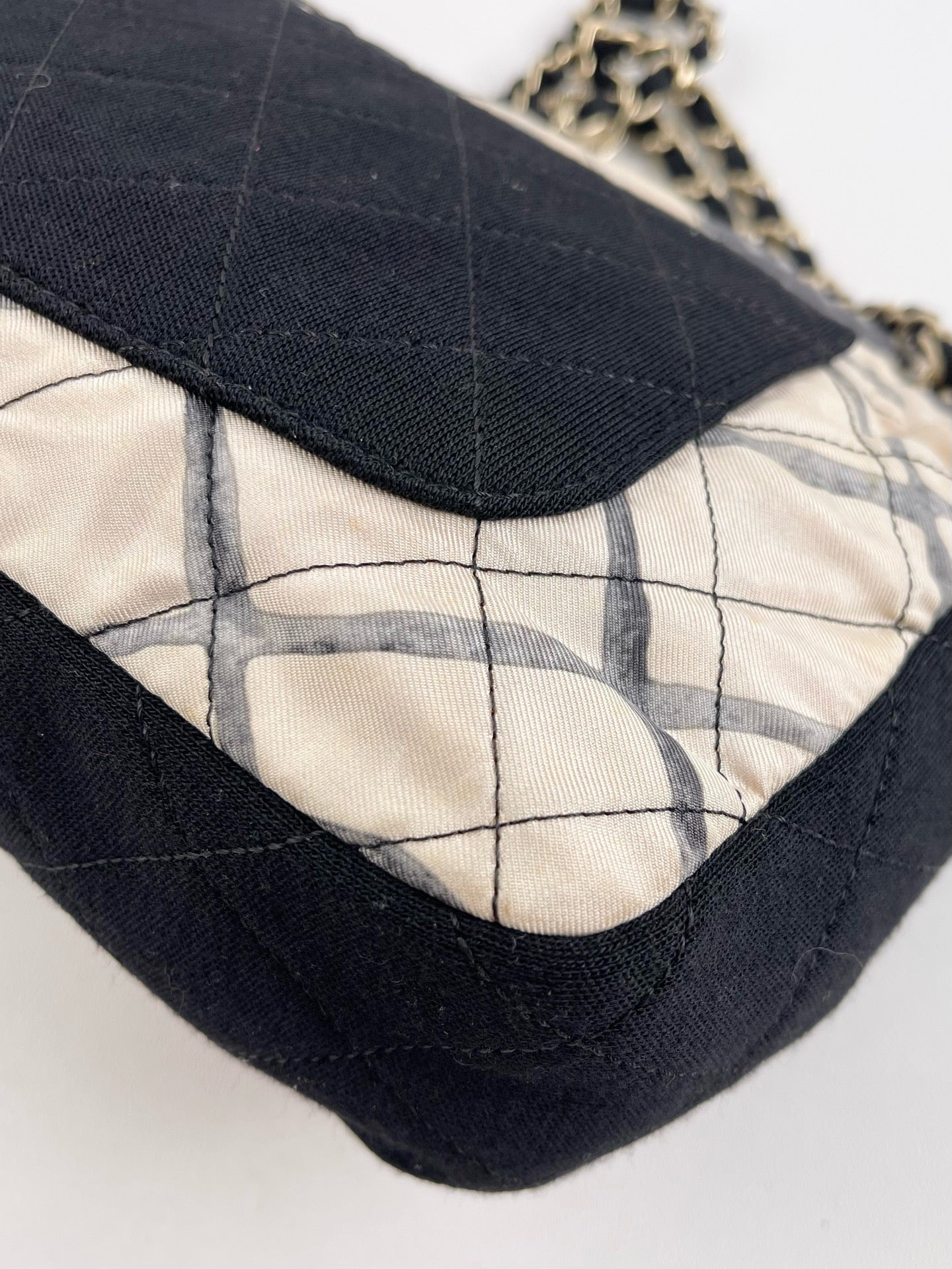Chanel - Classic Flap - Cloth - Multicolour - (medium)