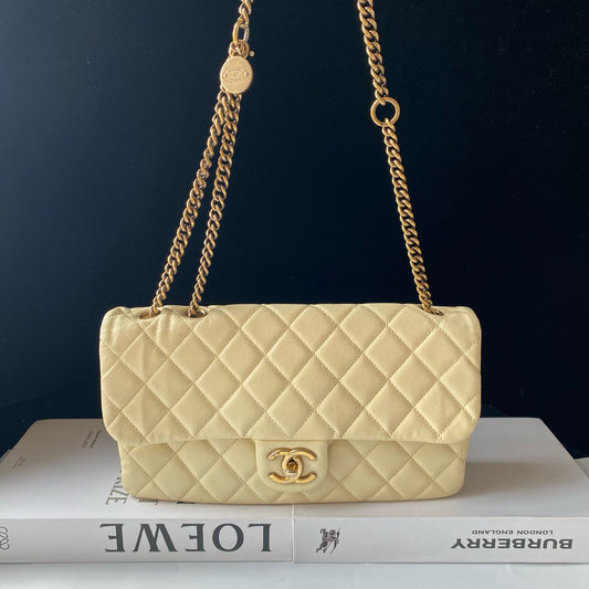 Chanel - Classic Flap East West - Leather - Beige - (medium)