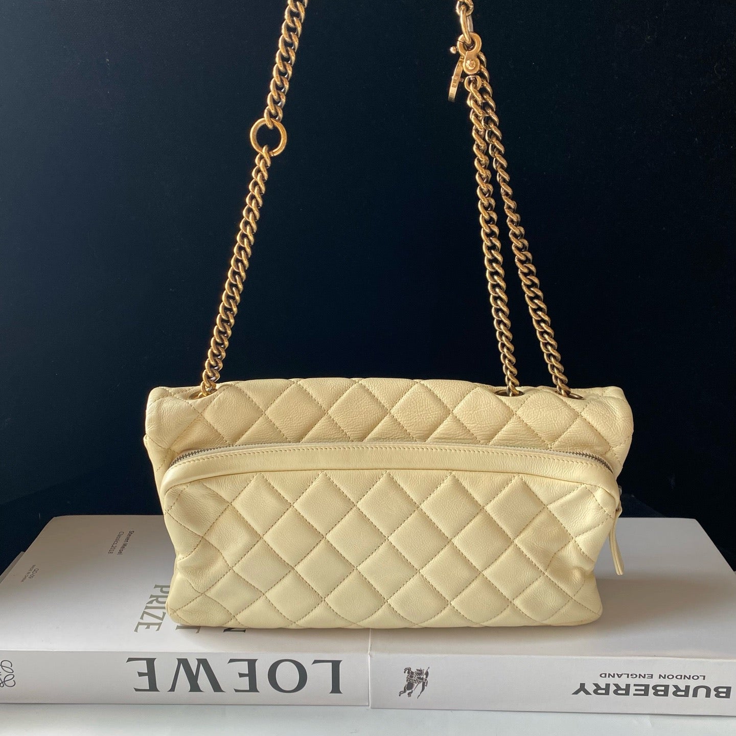 Chanel - Classic Flap East West - Leather - Beige - (medium)
