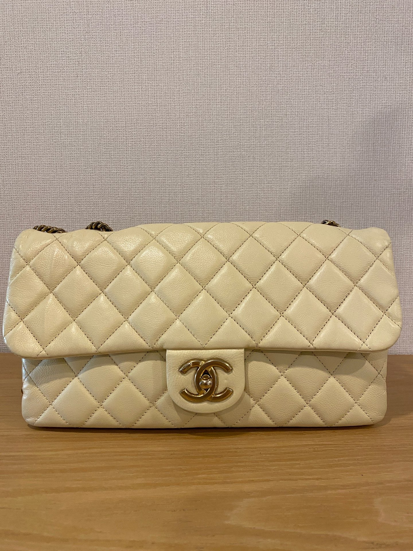 Chanel - Classic Flap East West - Leather - Beige - (medium)