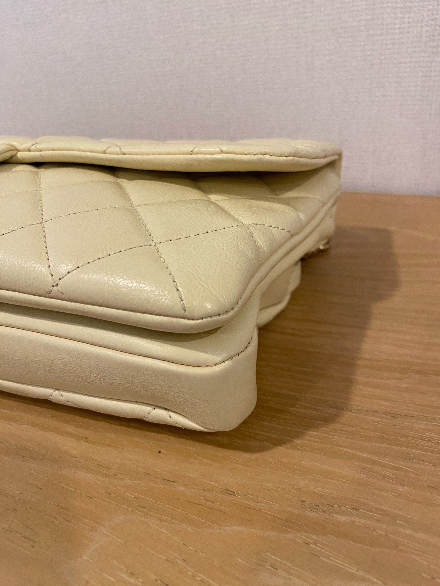 Chanel - Classic Flap East West - Leather - Beige - (medium)