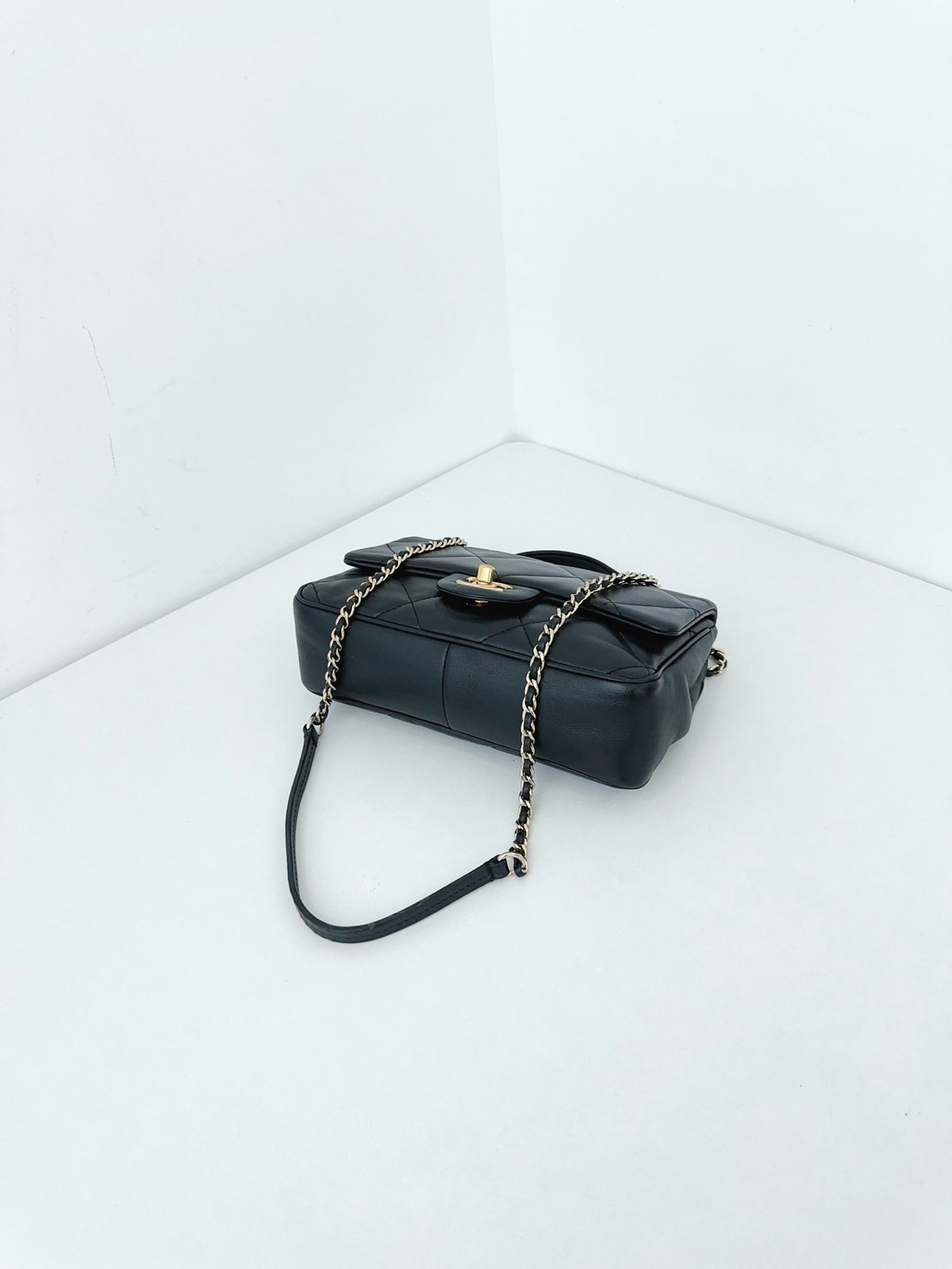 Chanel - Classic Flap Handle Big Mini - Leather - Black - (mini)