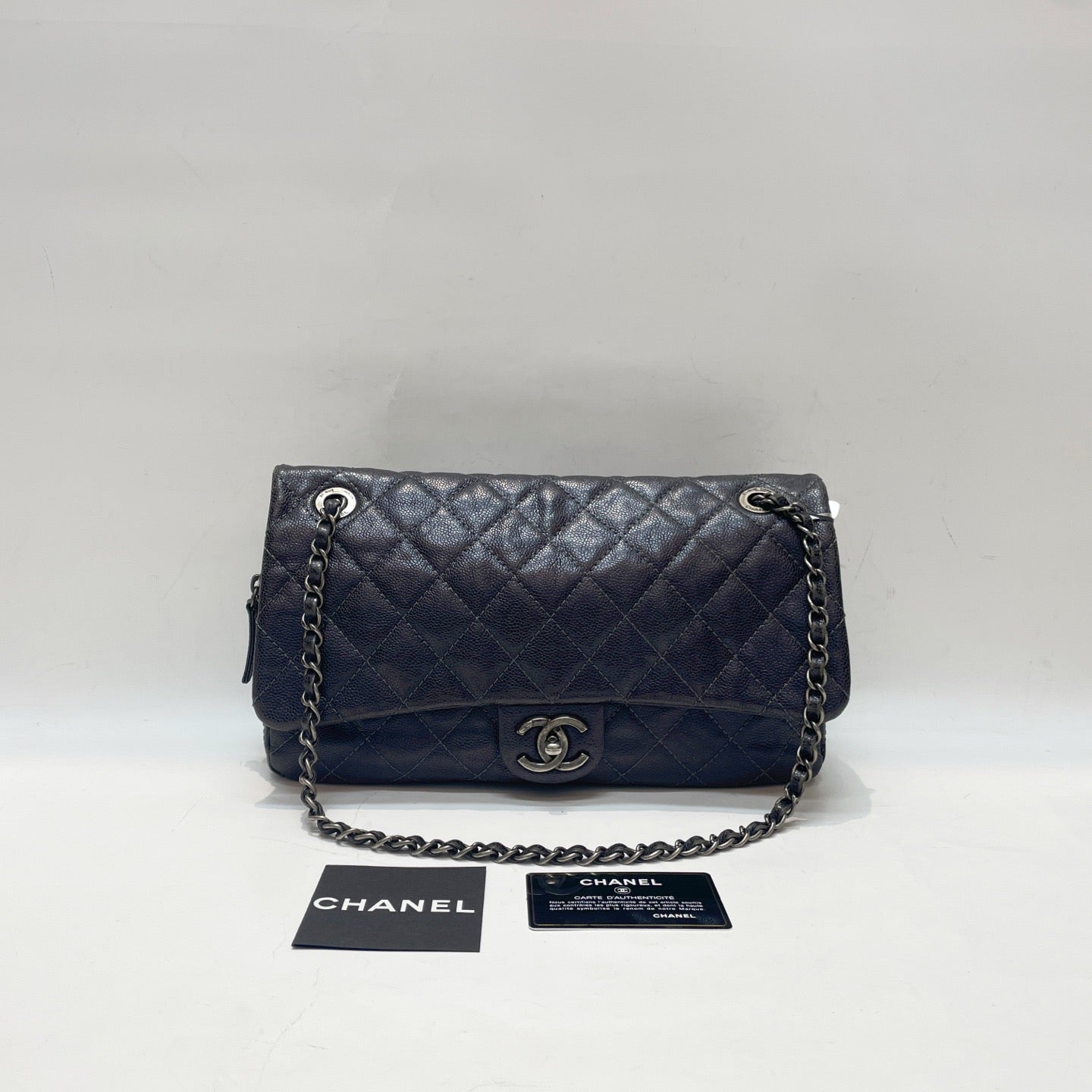 Chanel - Classic Flap Jumbo Airport Bag - Leather - Black - (large)