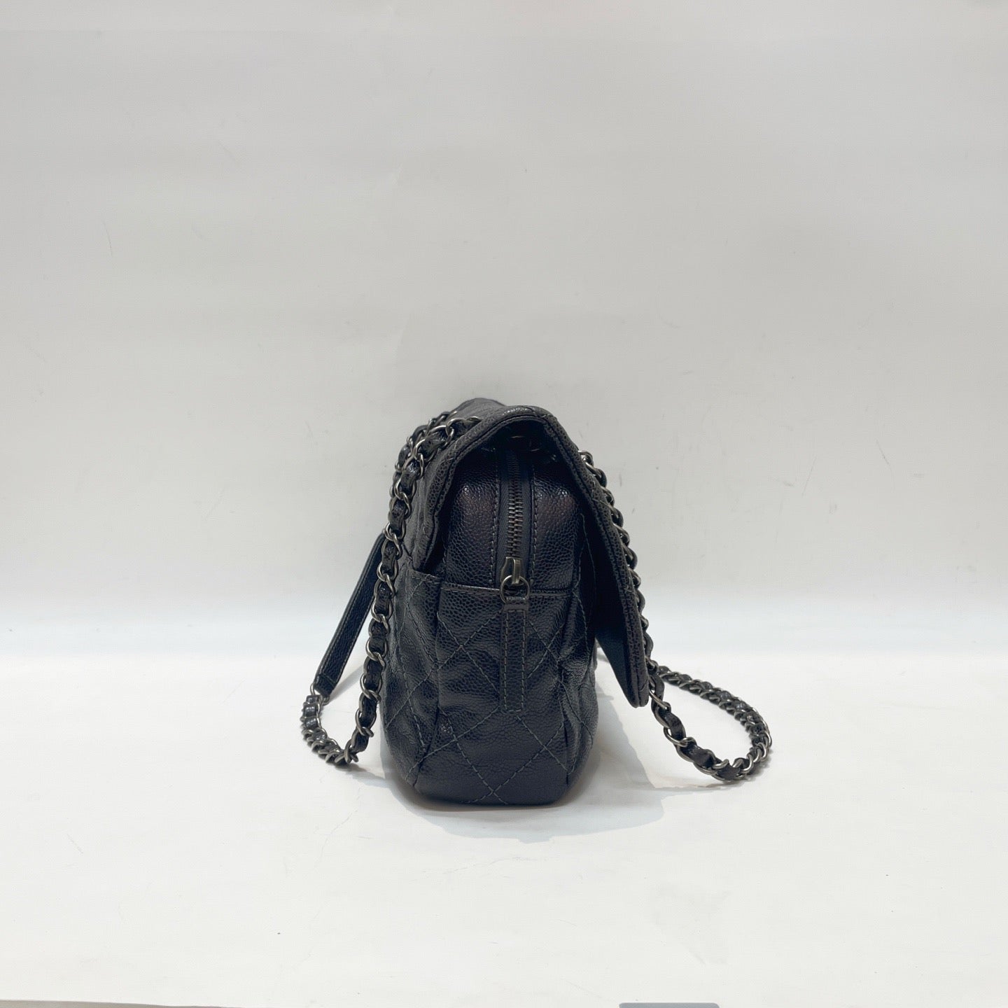 Chanel - Classic Flap Jumbo Airport Bag - Leather - Black - (large)