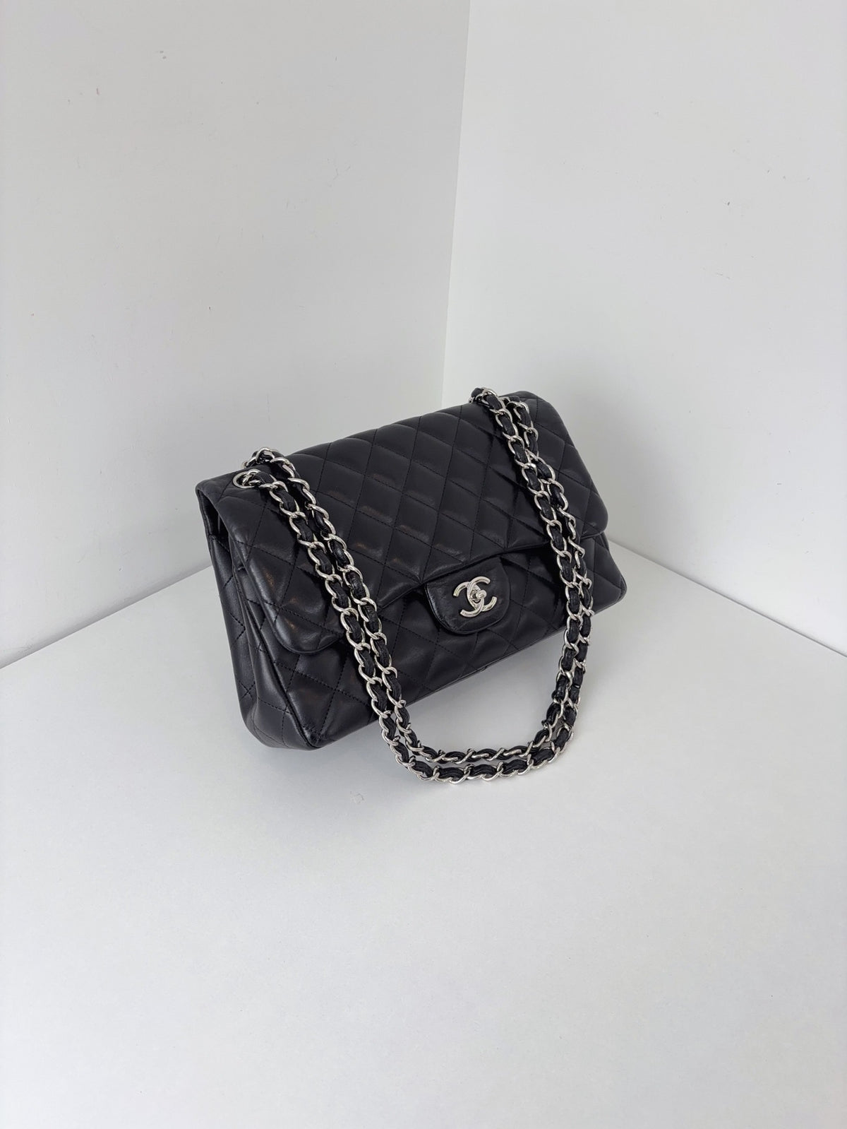 Chanel - Classic Flap Jumbo - Leather - Black - (Large)