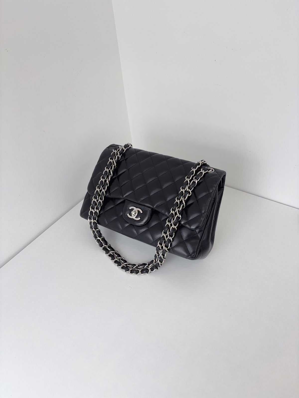 Chanel - Classic Flap Jumbo - Leather - Black - (Large)