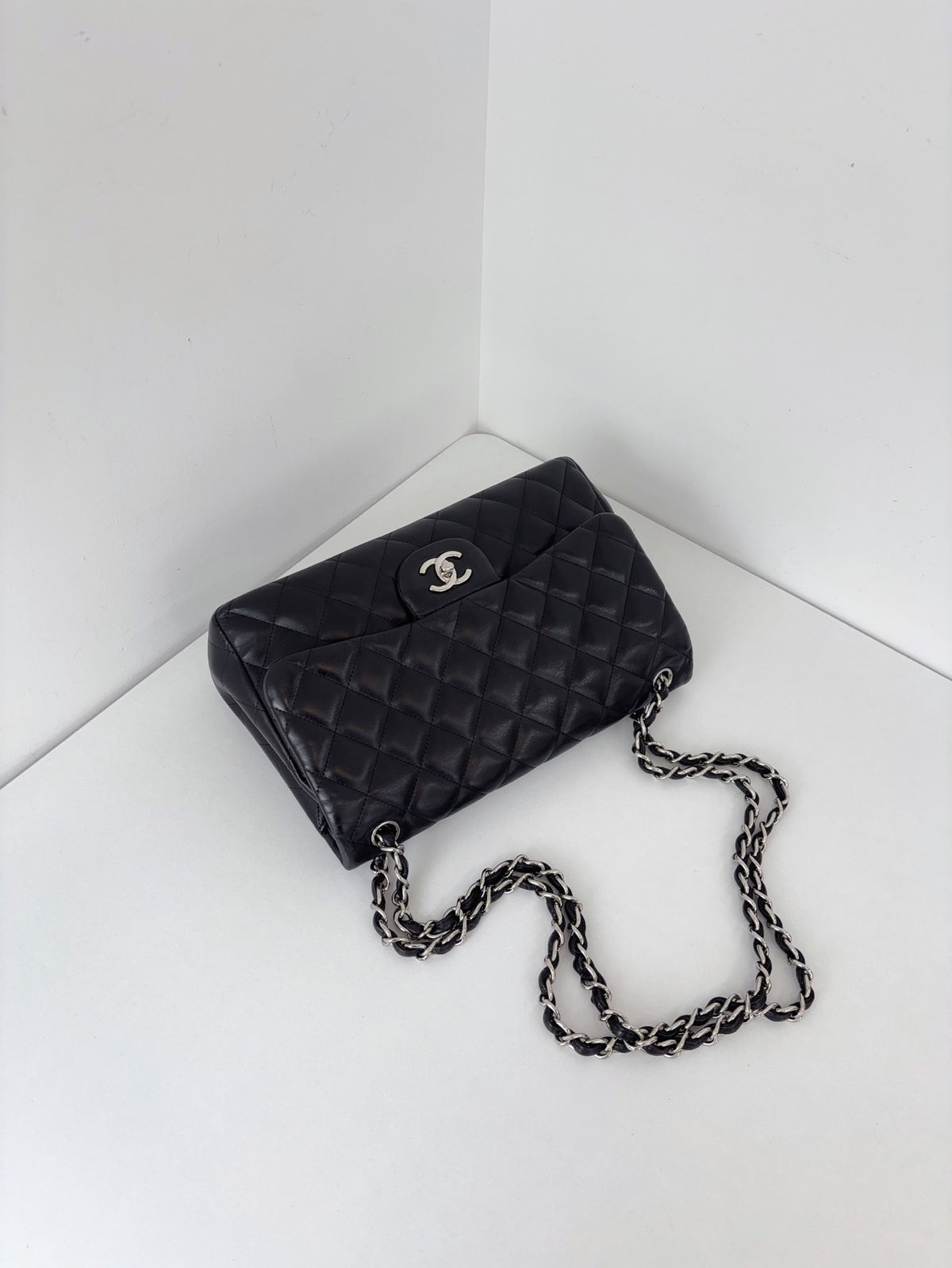 Chanel - Classic Flap Jumbo - Leather - Black - (Large)