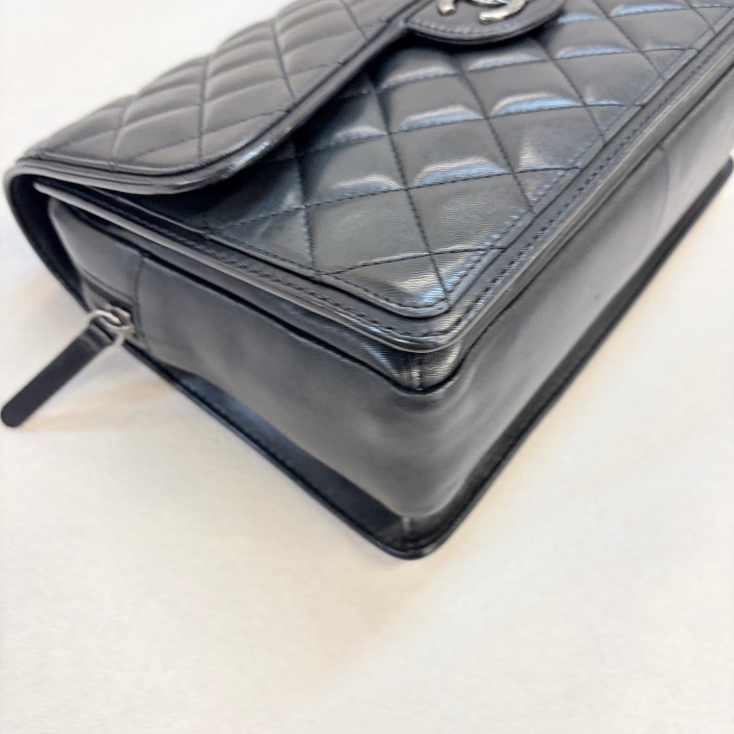 Chanel - Classic Flap Jumbo - Leather - Black - (large)