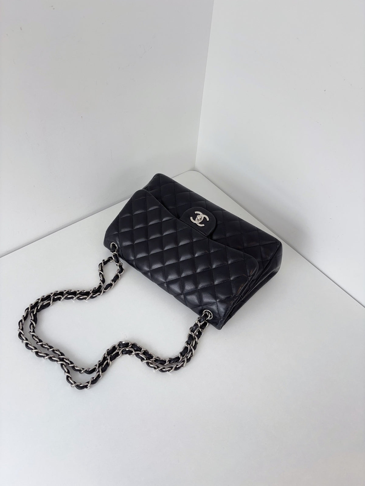 Chanel - Classic Flap Jumbo - Leather - Black - (Large)