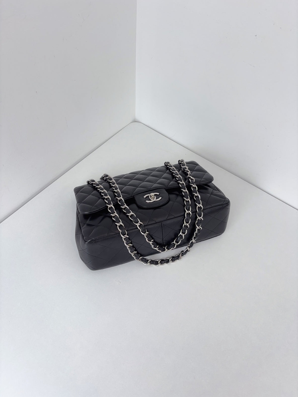Chanel - Classic Flap Jumbo - Leather - Black - (Large)