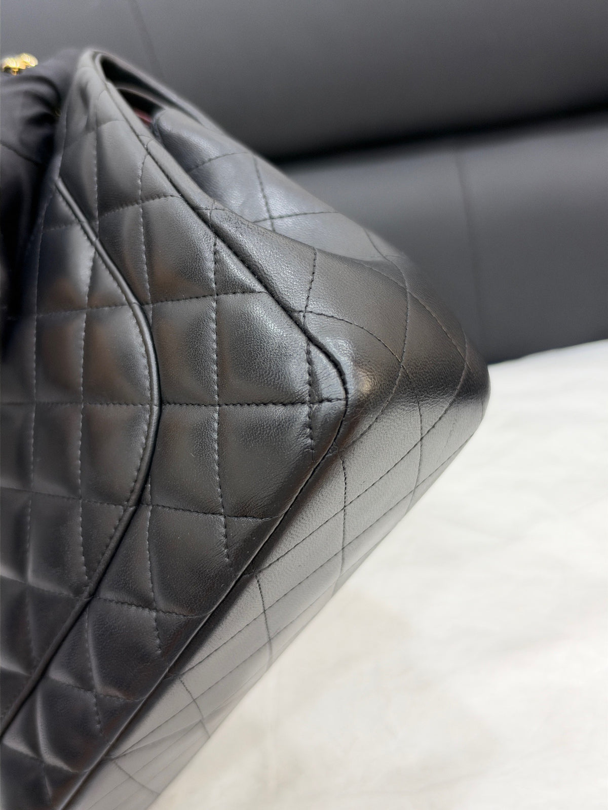 Chanel - Classic Flap Jumbo - Leather - Black - (large)