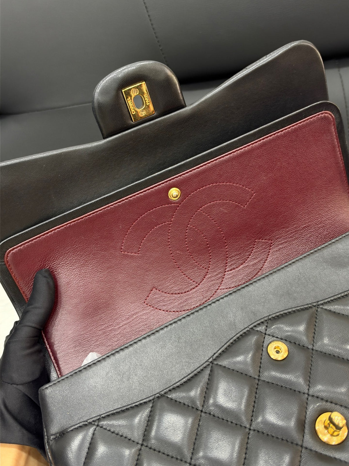 Chanel - Classic Flap Jumbo - Leather - Black - (large)