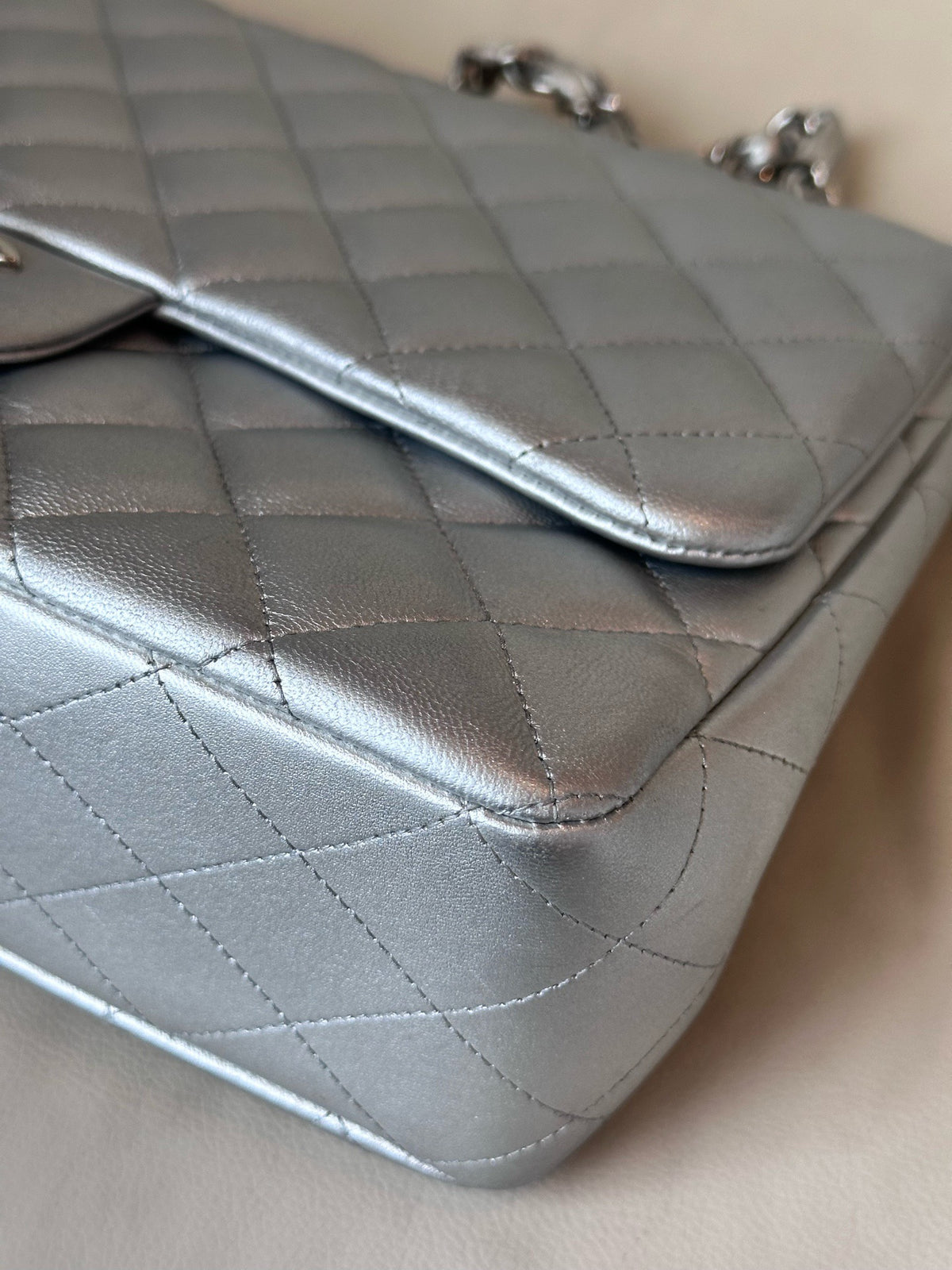 Chanel - Classic Flap Jumbo - Leather - Silver - (large)