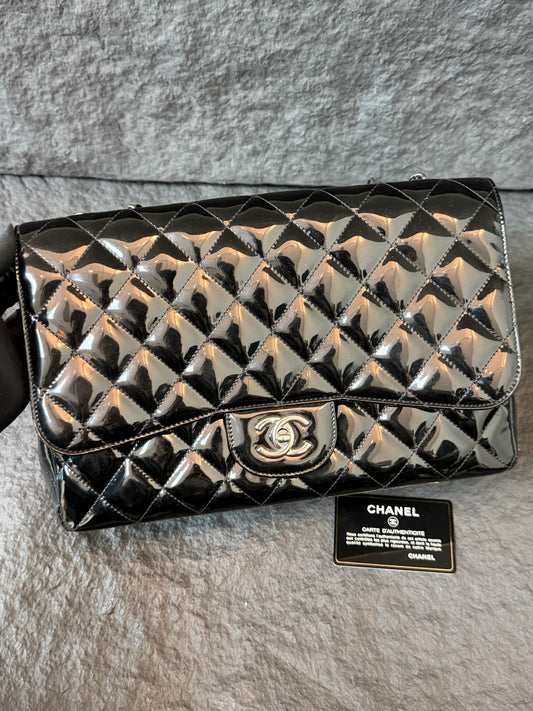 Chanel - Classic Flap Jumbo - Patent leather - Black - (Jumbo)