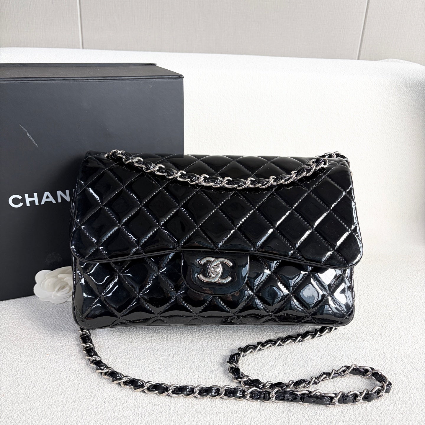 Chanel - Classic Flap Jumbo - Patent leather - Black - (Jumbo)