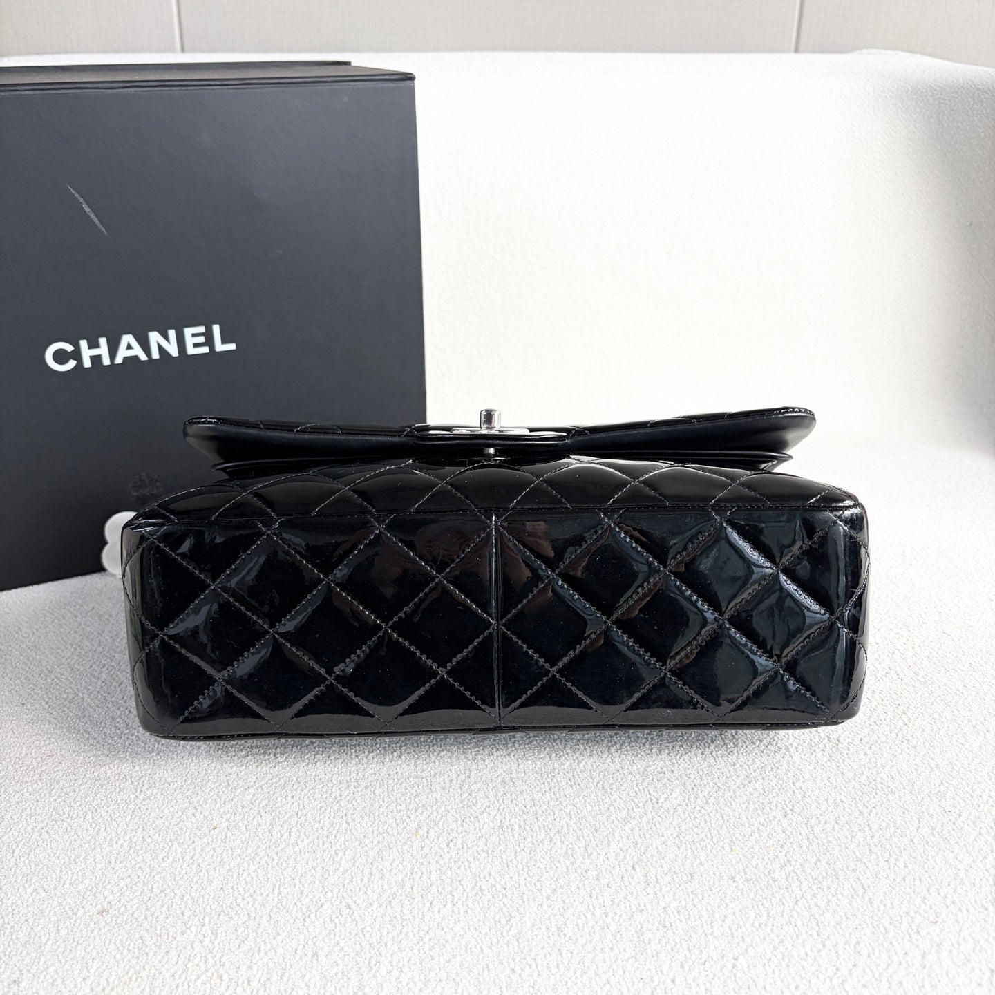 Chanel - Classic Flap Jumbo - Patent leather - Black - (Jumbo)