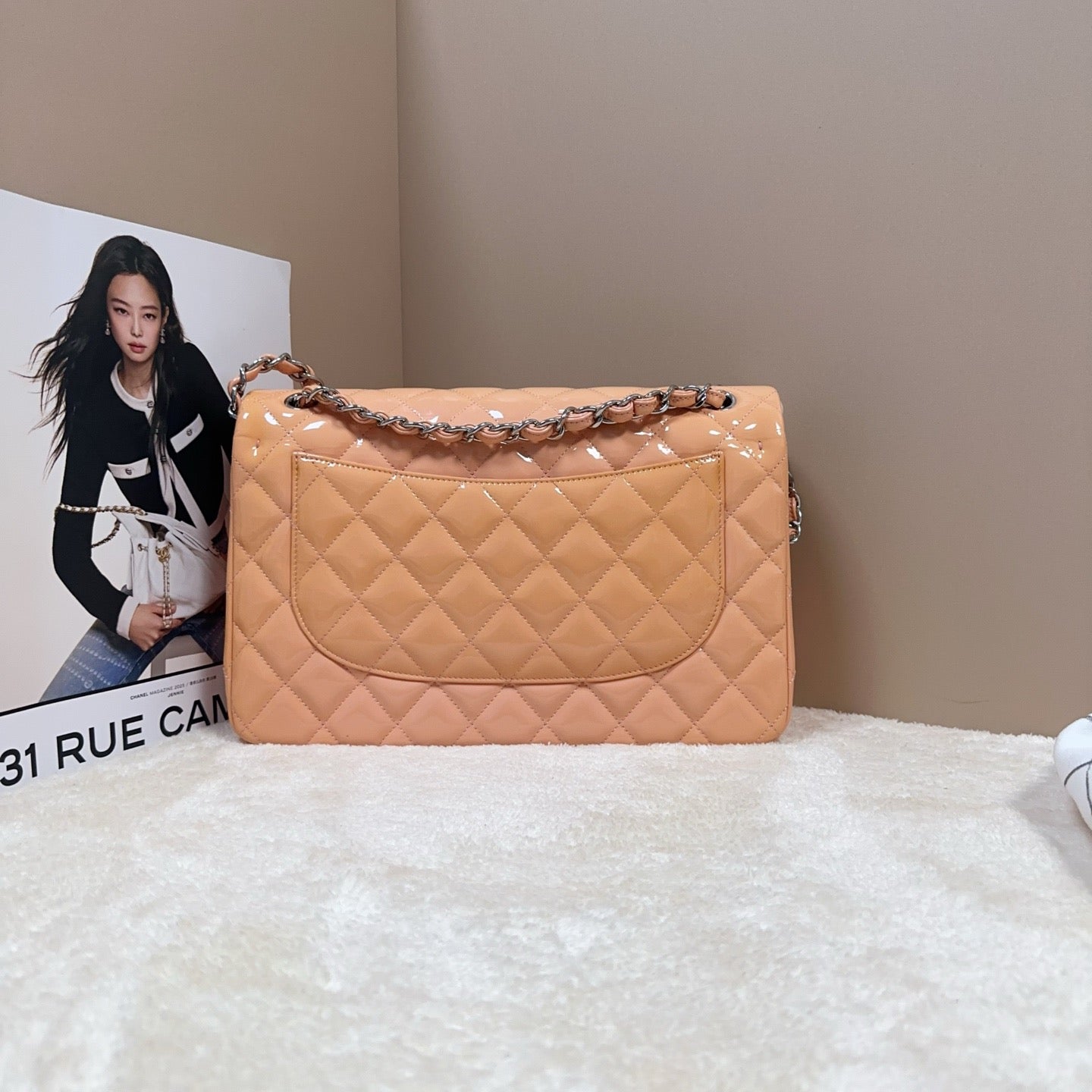 Chanel - Classic Flap Jumbo - Patent leather - Peach with Silver-Tone Hardware - (large)