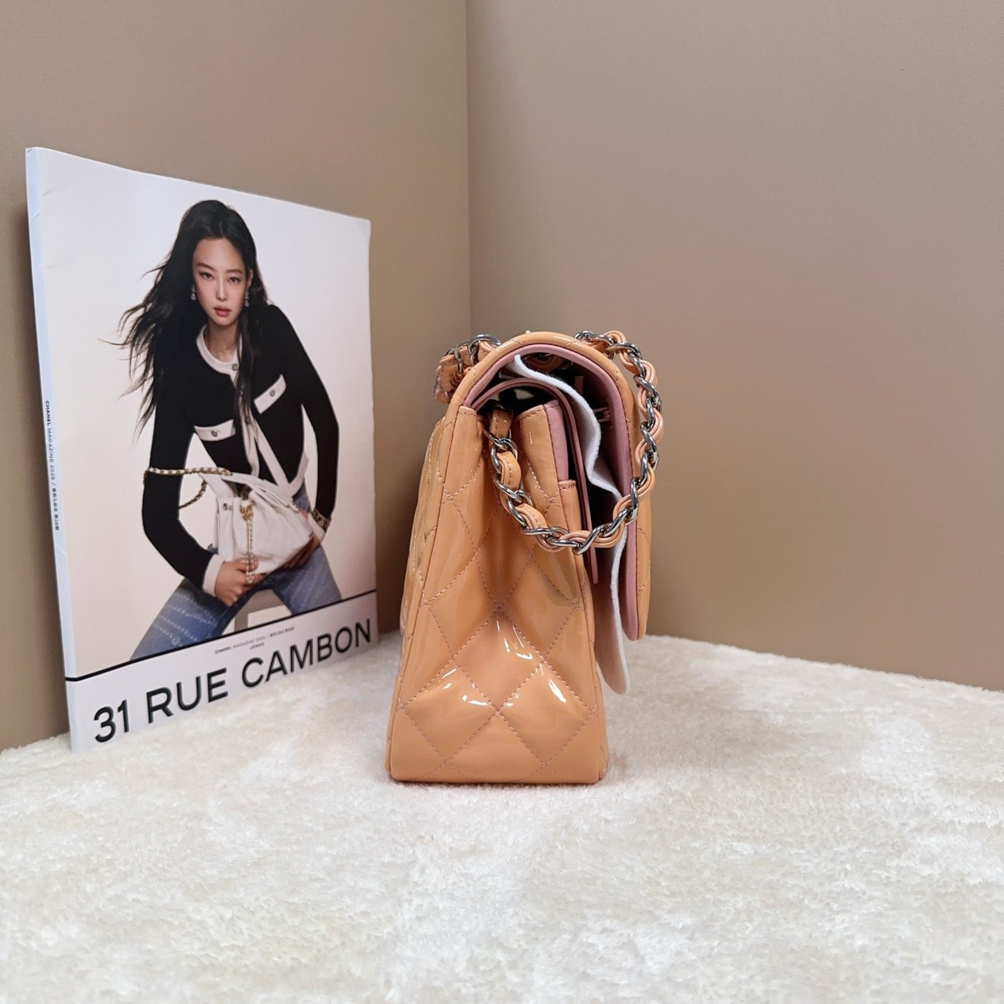 Chanel - Classic Flap Jumbo - Patent leather - Peach with Silver-Tone Hardware - (large)