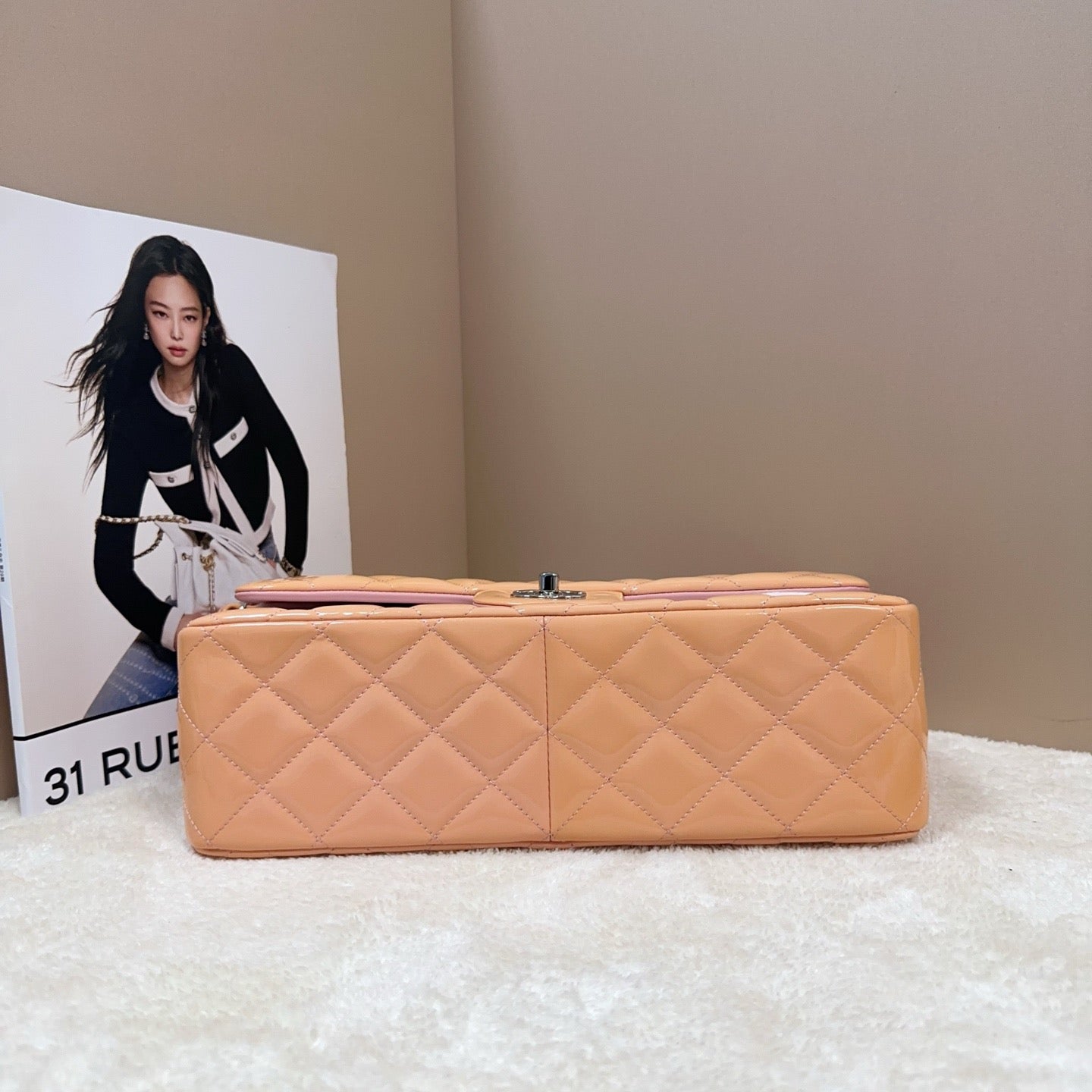 Chanel - Classic Flap Jumbo - Patent leather - Peach with Silver-Tone Hardware - (large)