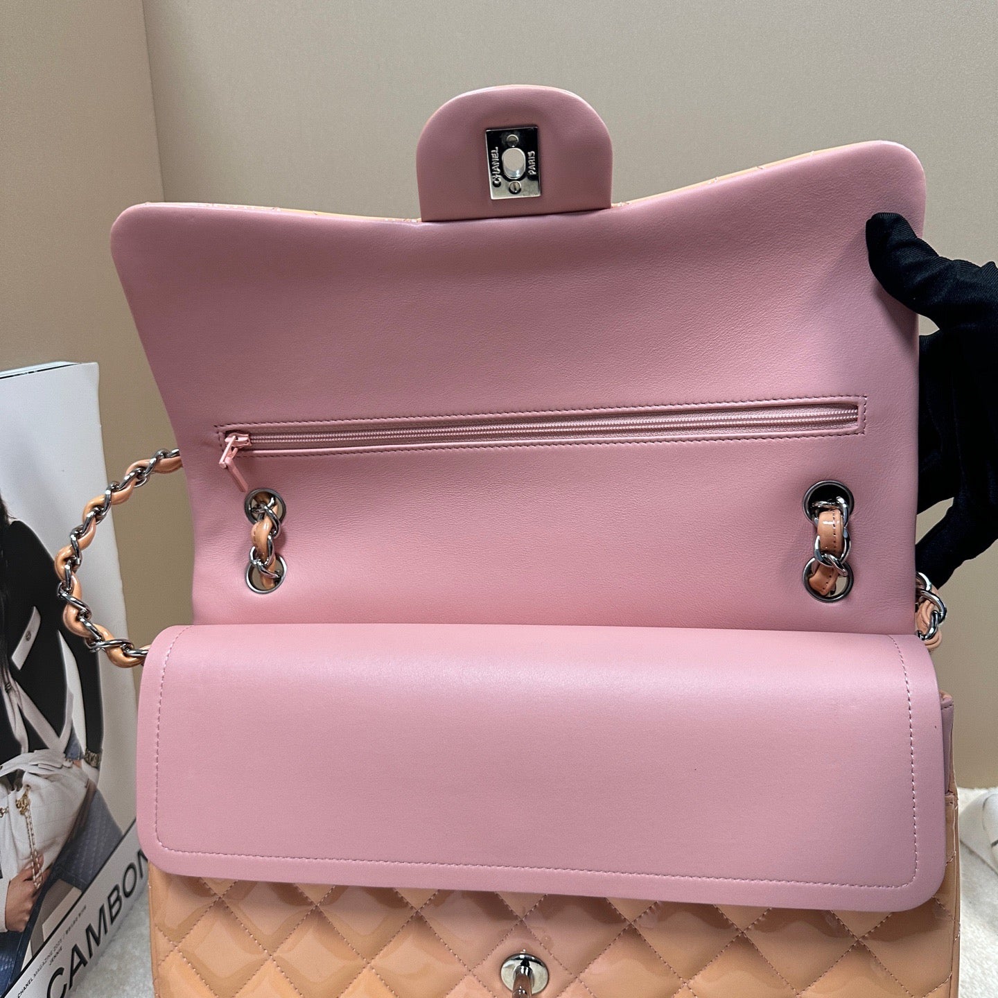 Chanel - Classic Flap Jumbo - Patent leather - Peach with Silver-Tone Hardware - (large)
