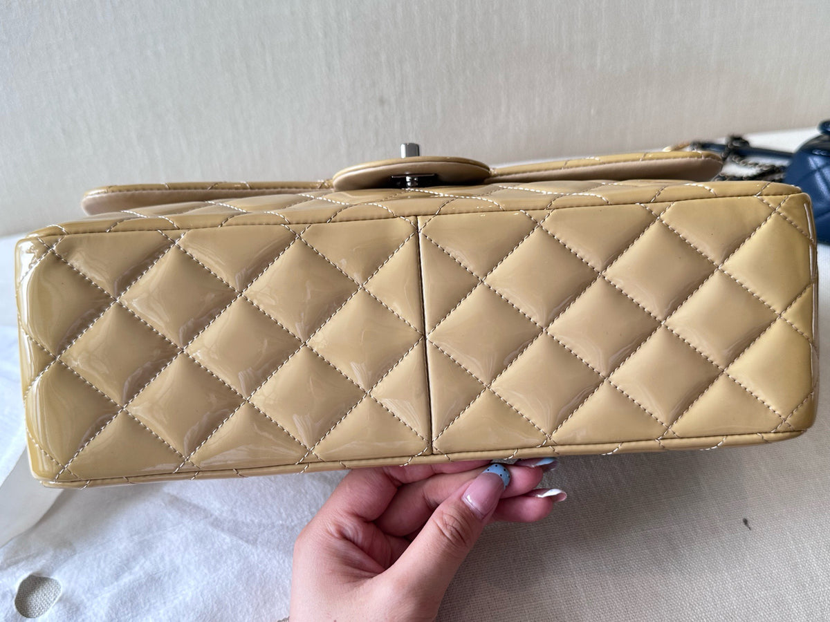 Chanel - Classic Flap Jumbo - Patent leather - Yellow - (large)