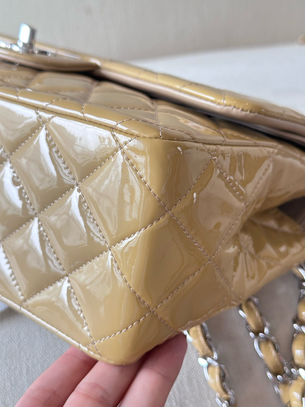 Chanel - Classic Flap Jumbo - Patent leather - Yellow - (large)
